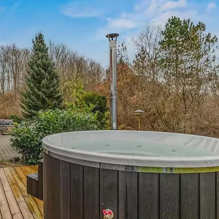 Cozy Family Summer House In Jegum For 6 With Sauna, Jacuzzi & Wood-fired Hot Tub Feriehus *