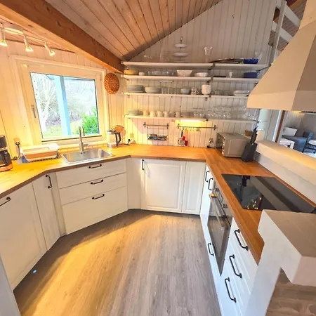 Feriehus Cozy Family Summer House In Jegum For 6 With Sauna, Jacuzzi & Wood-fired Hot Tub Oksbøl